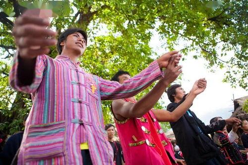 亚洲民族生活视频